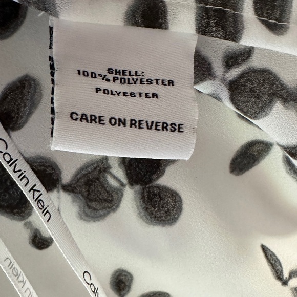 2/$20: Calvin Klein Light Floral Top - Picture 5 of 6